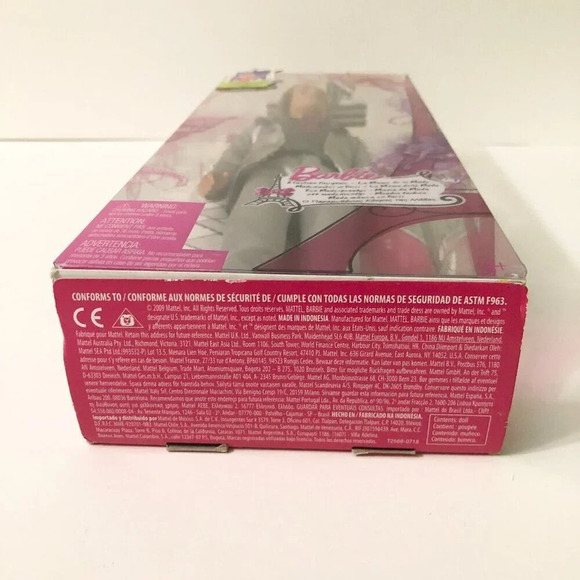 2009 Barbie A Fashion Fairytale Ken Doll in Grey suit Blemished Nose Damaged Box - Picture 7 of 16